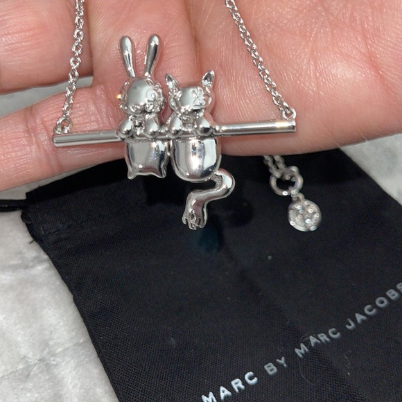 NWT Marc by Marc Jacobs silver necklace rabbit 15” long beautiful for a gift - Picture 7 of 8